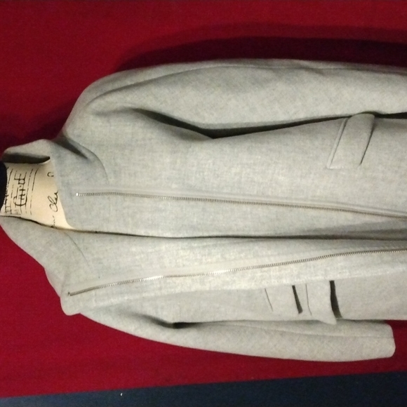 Elegant Gray Women's Coat - Picture 3 of 7